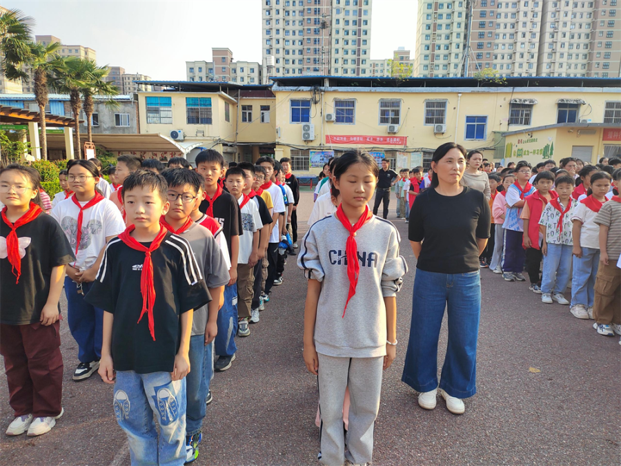 蒙城县城关三小鲲鹏路校区开展防震应急演练活动