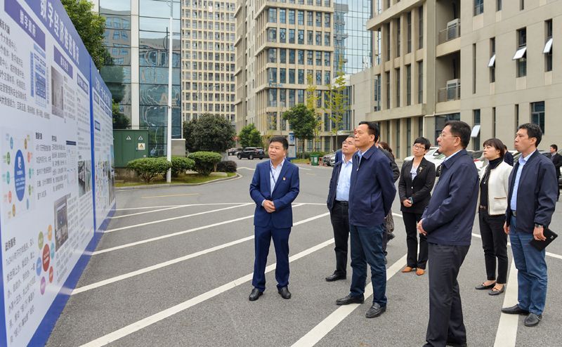 調研組實地查看了福田雷薩安慶總部及特種車輛智能製造基地項目,振宜